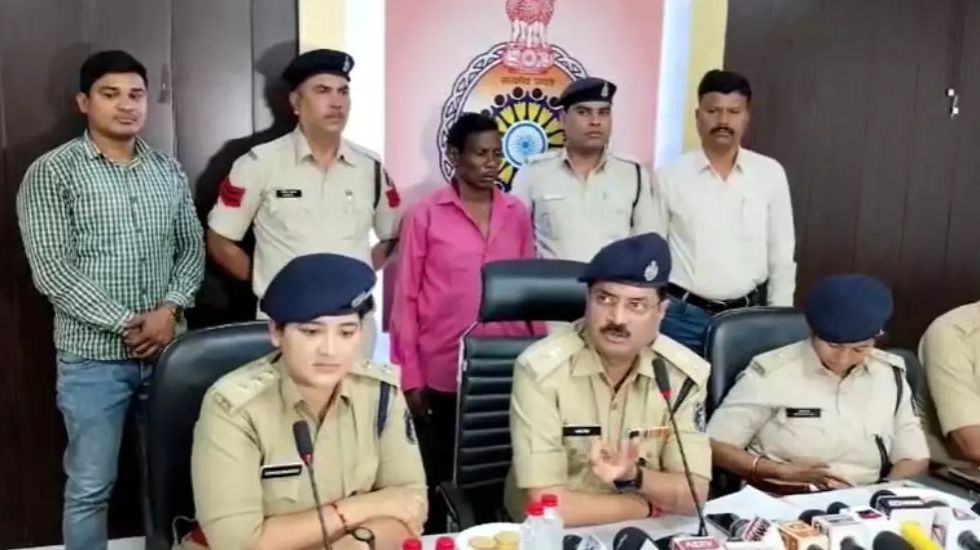 पत्नी के साथ प्रेम प्रसंग के शक में चौकीदार की हत्या - CG Sandesh