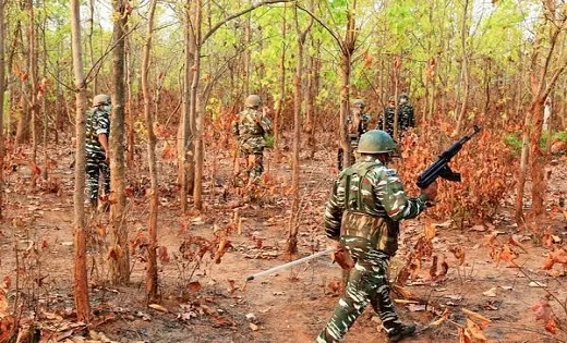 नक्सलियों और सुरक्षाबलों के बीच मुठभेड़, एक नक्सली ढेर