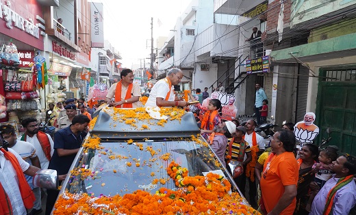 Lok Sabha Elections 2024 : ताबड़तोड़ कर रहे रोड शो...BJP के कद्दावर नेता और मंत्री बृजमोहन अग्रवाल ने झोंकी पूरी ताकत
