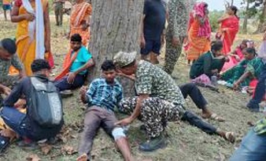 CG : पुलिस जवानों ने पहुंचाया अस्पताल...बाराती वाहन अनियंत्र... - CG Sandesh