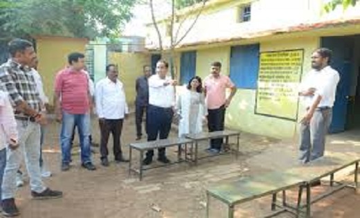 रायपुर कलेक्टर ने किया मतदान केन्द्रों का निरीक्षण, विभिन्न व्यवस्थाओं का किया अवलोकन