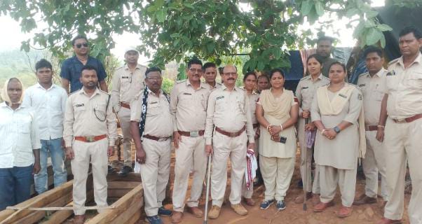 बसना : सलखंड में वन विभाग की भूमि पर हुए अवैध कब्जा को हटाया... - CG Sandesh