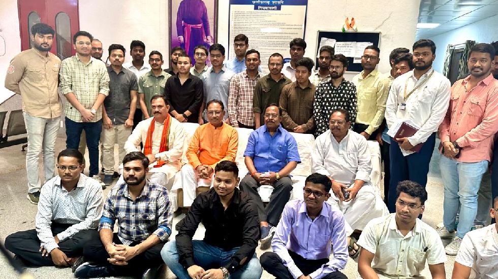 मुख्यमंत्री विष्णुदेव साय का ट्राइबल यूथ हॉस्टल का दौरा - CG Sandesh