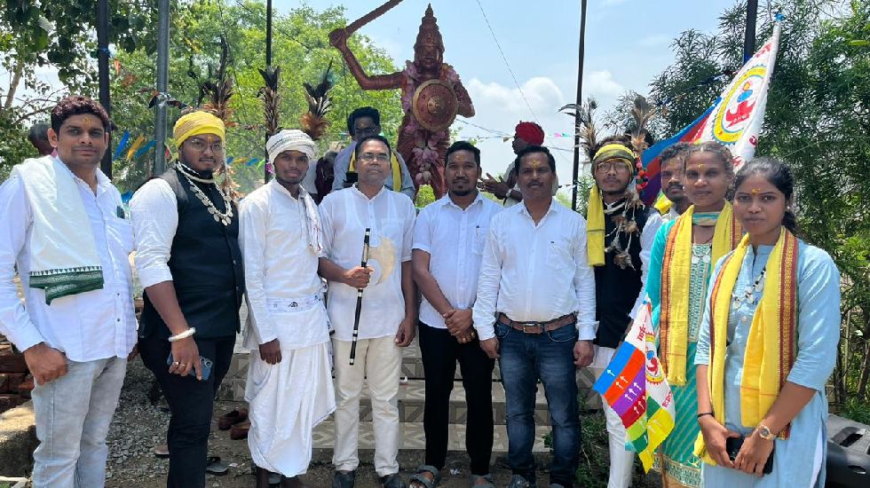 बसना : सर्व आदिवासी समाज ने मनाया वीरांगना महारानी दुर्गावती... - CG Sandesh