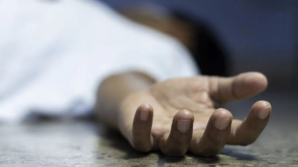 बसना : तालाब के पास पड़ा मिला बुजुर्ग, टुटा हुआ था बिजली का त... - CG Sandesh