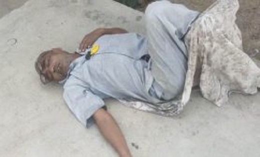 स्कूल के गेट के सामने नशे में धुत्त मिला प्राचार्य,वीडियो सो... - CG Sandesh