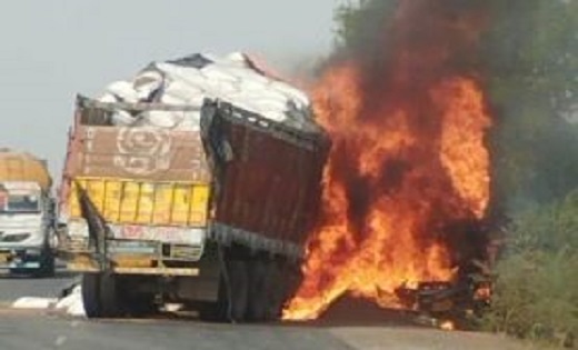 मध्यप्रदेश : रीवा बाईपास पर दर्दनाक हादसा, 2 ट्रकों में सीधी... - CG Sandesh