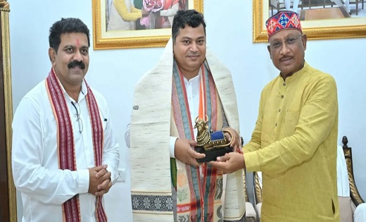 सीएम साय से केन्द्रीय राज्य मंत्री राजभूषण चौधरी ने की सौजन्य मुलाकात