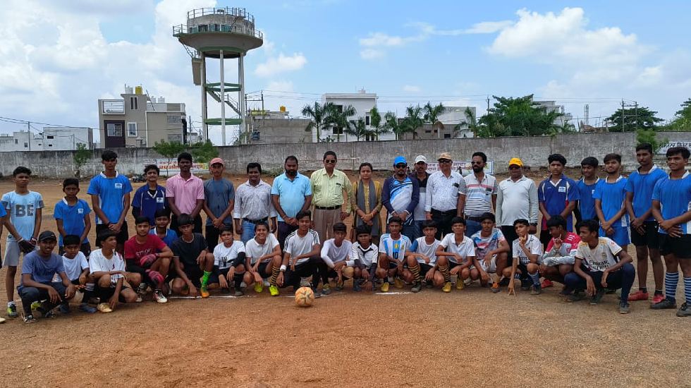महासमुंद : विकासखंड एवं जिला स्तरीय सुब्रतो मुखर्जी फुटबॉल प... - CG Sandesh