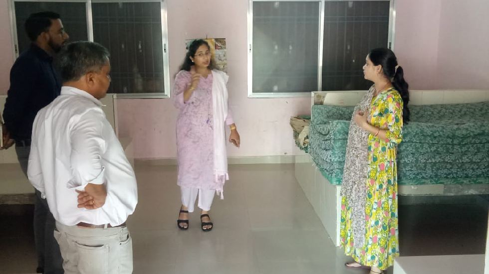 बागबाहरा : एसडीएम चंद्राकर ने किया थाना, आश्रम, छात्रावास का... - CG Sandesh