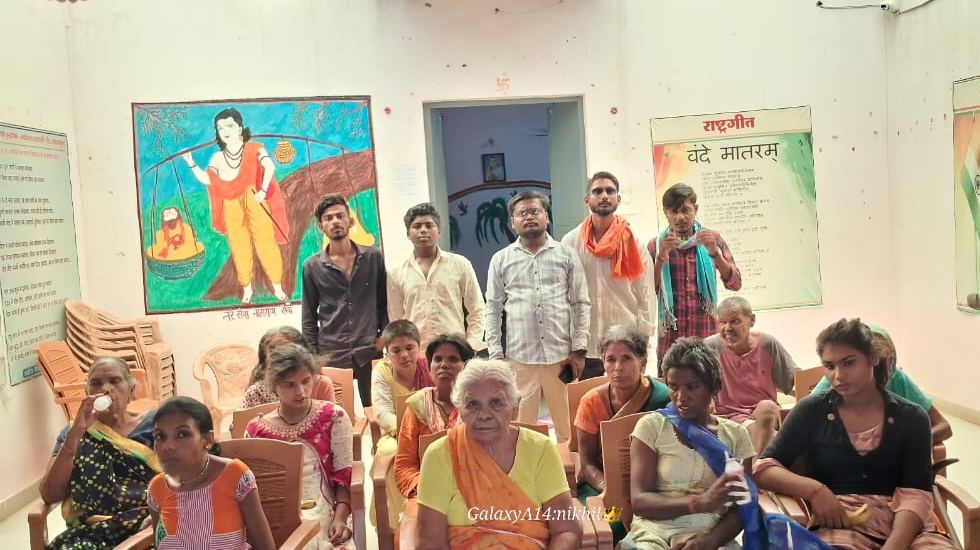 महासमुंद : शहर के युवा कार्यकर्ताओ ने बाँटी छाछ ठंडी जूस अमज... - CG Sandesh