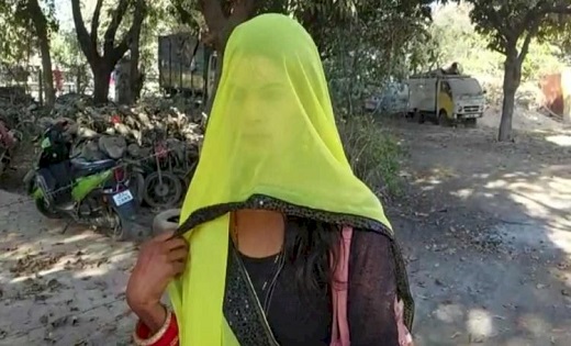 CG - किन्नर की खूबसूरती देख दीवाना हुआ युवक, देखते से ही खो ... - CG Sandesh