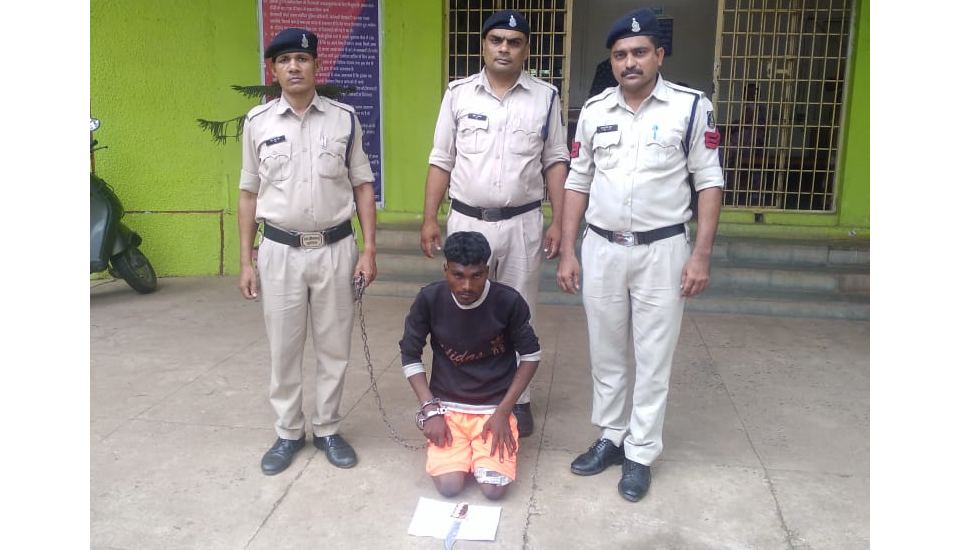महासमुंद : नाबालिग बालक का अपहरण करने वाला आरोपी पुलिस की गि... - CG Sandesh