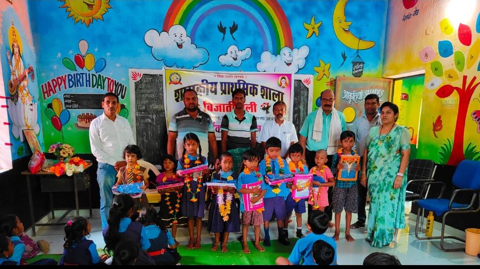 सरायपाली : शाला खुलने से स्कूल में लौटी रौनक और खिलखिलाता बच... - CG Sandesh