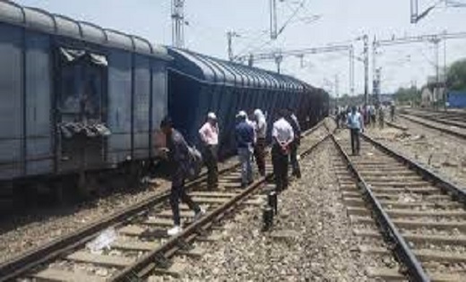रायपुर: मालगाड़ी के चार डिब्बे पटरी से उतरे, बिलासपुर-कटनी मार्ग बाधित