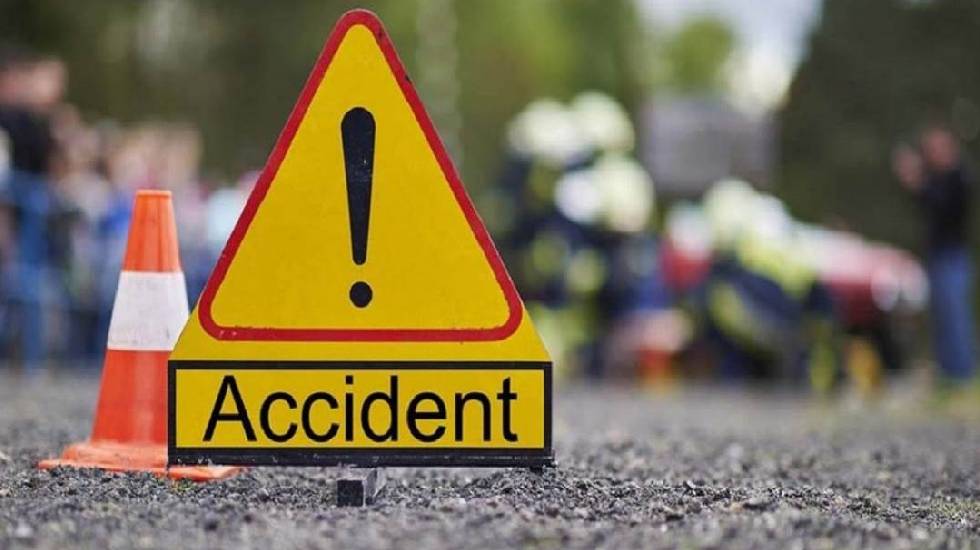बसना : क्रिकेट देखने जा रहे दो लोगों को शराब के नशे में मोटर... - CG Sandesh