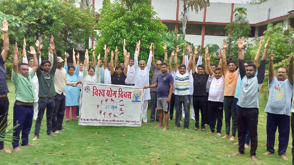 महासमुंद : न्यायाधीश सहित अधिवक्तागण, अधिकारी-कर्मचारियों ने... - CG Sandesh