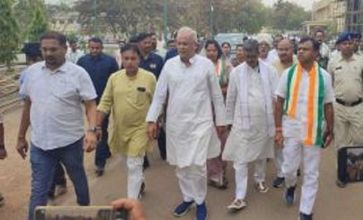 बलौदाबाजार घटना स्थल का निरिक्षण करने पहुंचे बैज,बघेल और महं... - CG Sandesh