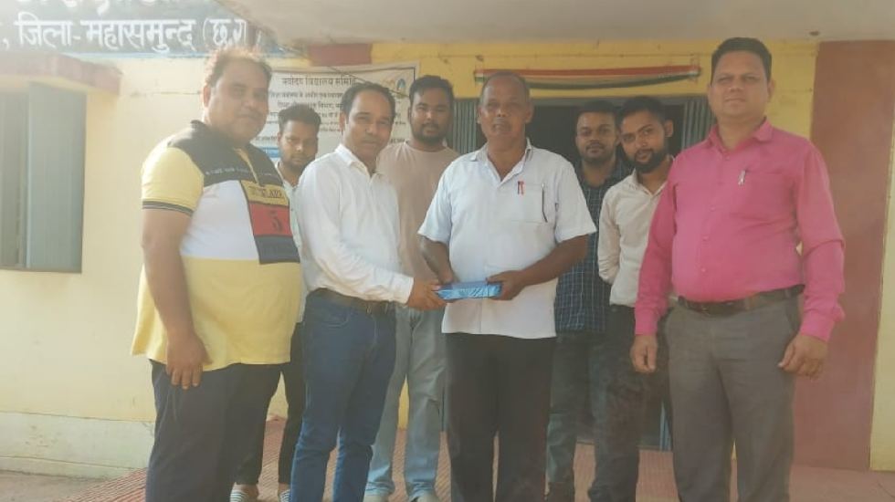 सरायपाली : बीईओ प्रकाश चंद्र मांझी की पहल पर सेवानिवृत्ति पश... - CG Sandesh