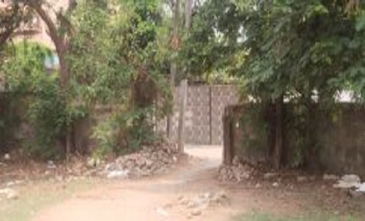 गरियाबंद हाई स्कूल खेल का मैदान बन गया है आवागमन का मुख्य मा... - CG Sandesh
