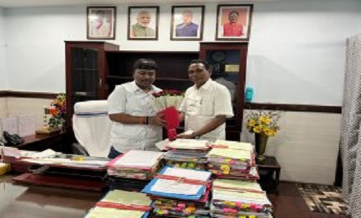 गरियाबंद : बिंद्रानवागढ़ विधायक जनक ध्रुव ने वन मंत्री केदार... - CG Sandesh