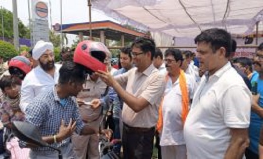 हेलमेट के उपयोग को सामाजिक जिम्मेदारी के रूप में दें बढ़ावा-वित्त मंत्री ओपी चौधरी