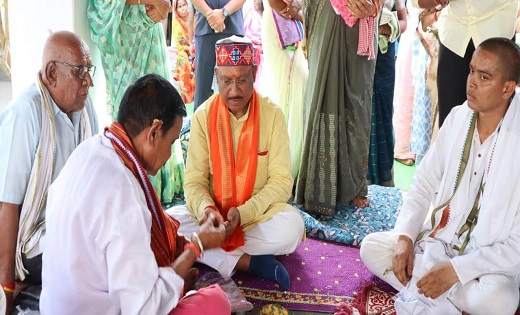 CM के चचेरे भाई का निधन, मुख्यमंत्री पहुंचे दशगात्र के कार्यक्रम में