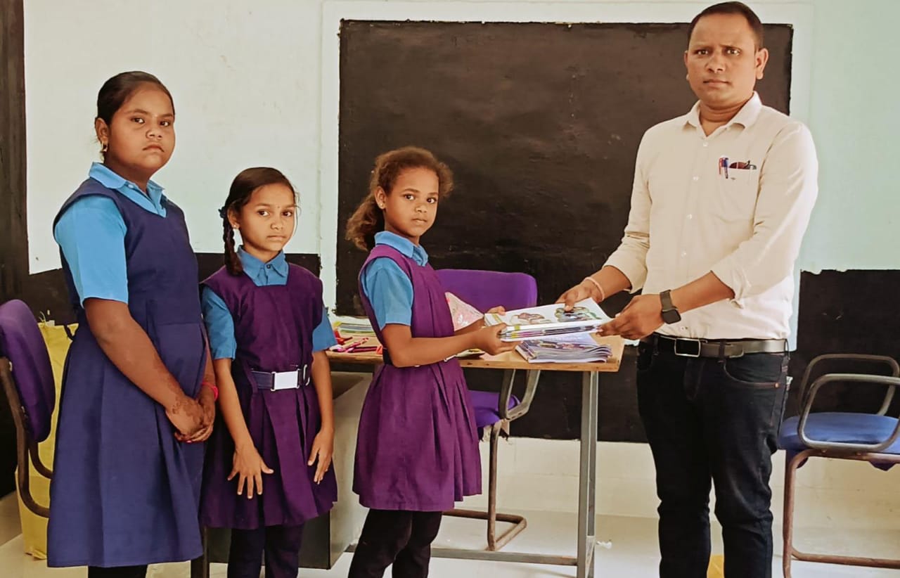 सरायपाली : हर्राटार में शाला प्रवेश उत्सव मनाया गया - CG Sandesh