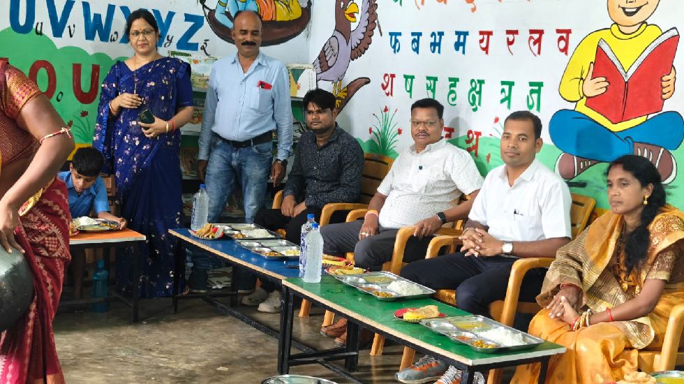 सरायपाली : शासकीय प्राथमिक शाला बस्ती सरायपाली स्कूल में न्य... - CG Sandesh