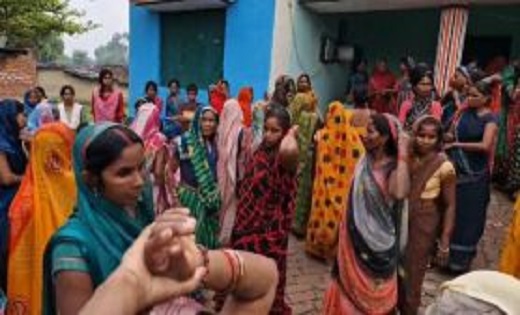 गाजीपुर : ट्रिपल मर्डर से फैली सनसनी, पति-पत्नी और बेटे की ग... - CG Sandesh