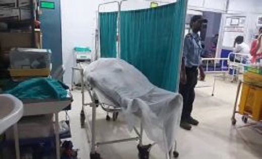 बलरामपुर में मजदूरों को ले जा रहा ट्रैक्टर पलटा, एक की मौत, ... - CG Sandesh