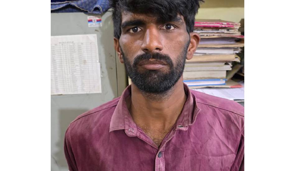 महासमुंद : आइक्रीम पार्लर में चोरी करने वाले आरोपी महासमुन्द... - CG Sandesh