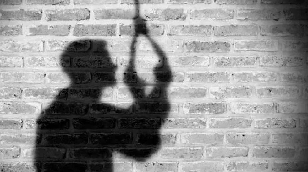 पटेवा : फांसी के फंदे पर झुला 25 वर्षीय युवक - CG Sandesh