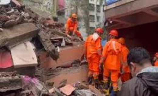 नवी मुंबई में ढही तीन मंजिला इमारत, मलबे में दो लोगों के फंस... - CG Sandesh