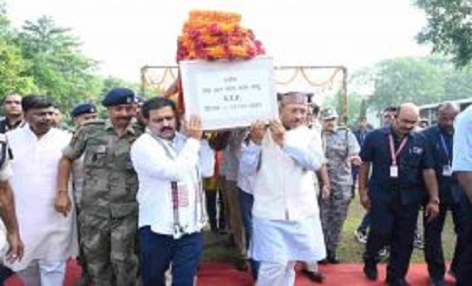 नक्सल हमले में शहीद जवान को CM समेत मंत्रियों ने दी श्रद्धांजलि,कहा-नक्सलियों के खिलाफ जारी रहेगी लड़ाई