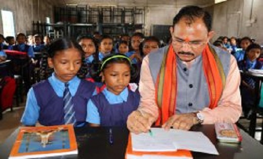 स्वास्थ्य मंत्री श्याम बिहारी जायसवाल ने पोटाकेबिन बीजापुर की व्यवस्थाओं का लिया जायजा