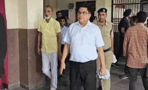 ढेबर-त्रिपाठी के बाद अब IAS अनिल टुटेजा को भी ले गई यूपी STF...आज होगी पेशी