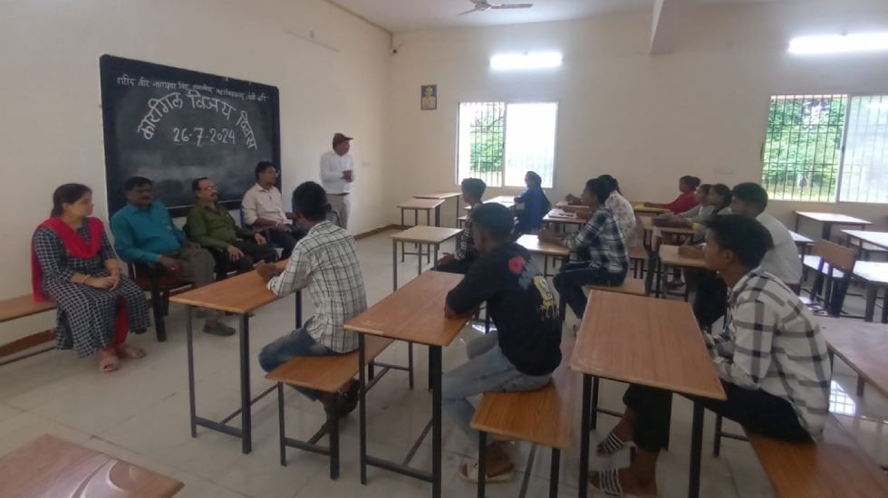 जोबी कॉलेज कारगिल विजय दिवस कार्यक्रम में देशभक्ति और राष्ट्... - CG Sandesh