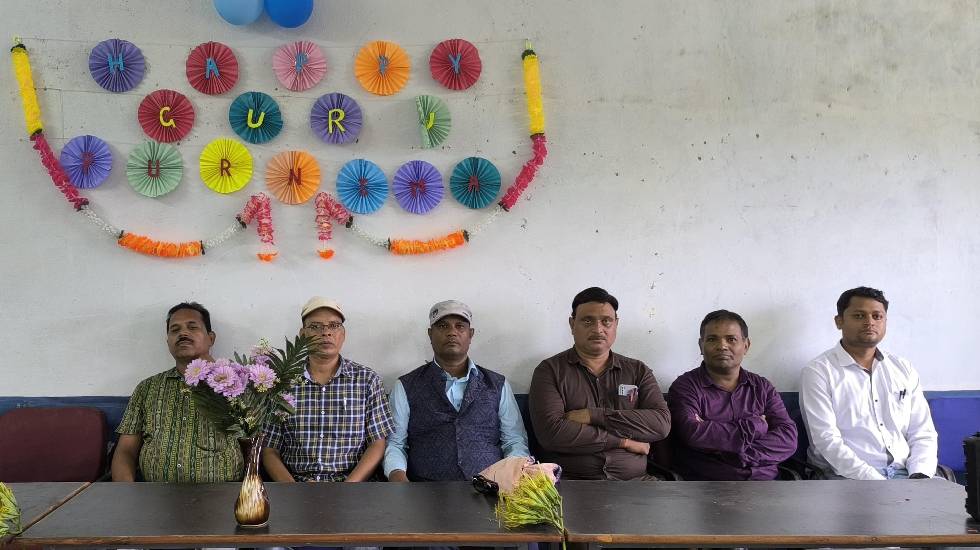 सरायपाली : विद्यालय परिवार सिरबोड़ा में मनाया गया गुरु पूर्णि... - CG Sandesh
