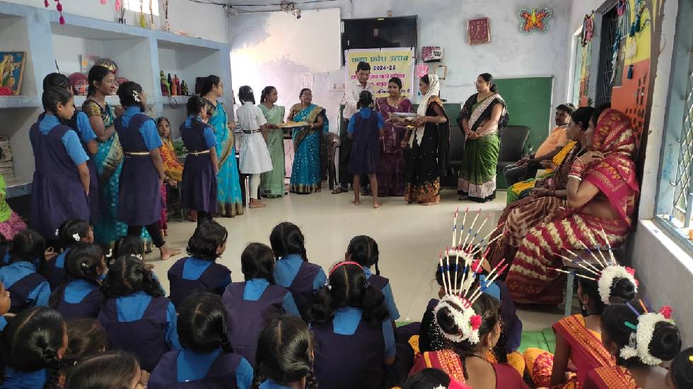 बसना : कस्तूरबा गांधी आवासीय विद्यालय बंसूला में मनाया गया प... - CG Sandesh