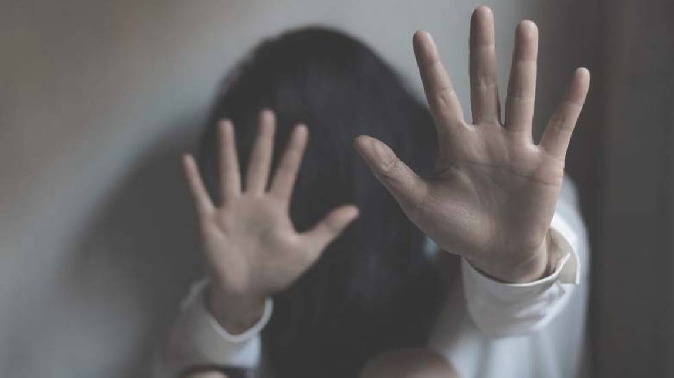 बीज  निगम बसना के प्रबंधक ने  की महिला से छेड़छाड़, मामला दर्ज - CG Sandesh