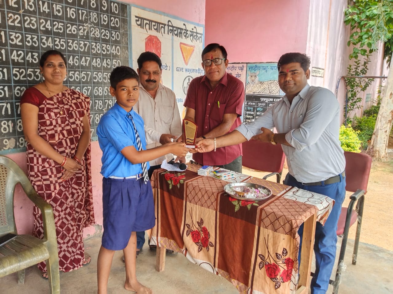 बसना : बंसुला स्कूल में आयोजित हुआ पुरस्कार वितरण समारोह - CG Sandesh
