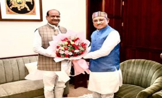 मुख्यमंत्री विष्णुदेव साय ने लोकसभा अध्यक्ष ओम बिड़ला से दिल्ली में की मुलाक़ात