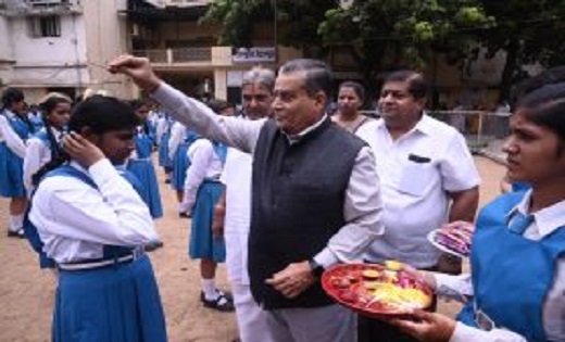 लक्ष्मीनारायण स्कूल में मनाया गया शाला प्रवेश उत्सव, छात्राओं को भेंट की गई स्टेशनरी