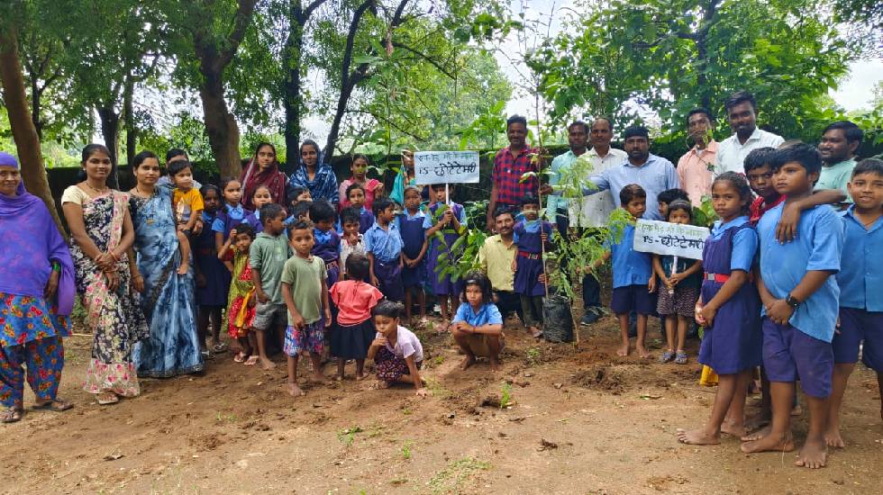 बसना : छोटेटेमरी में वृक्षारोपण और न्योता भोज का किया गया आय... - CG Sandesh