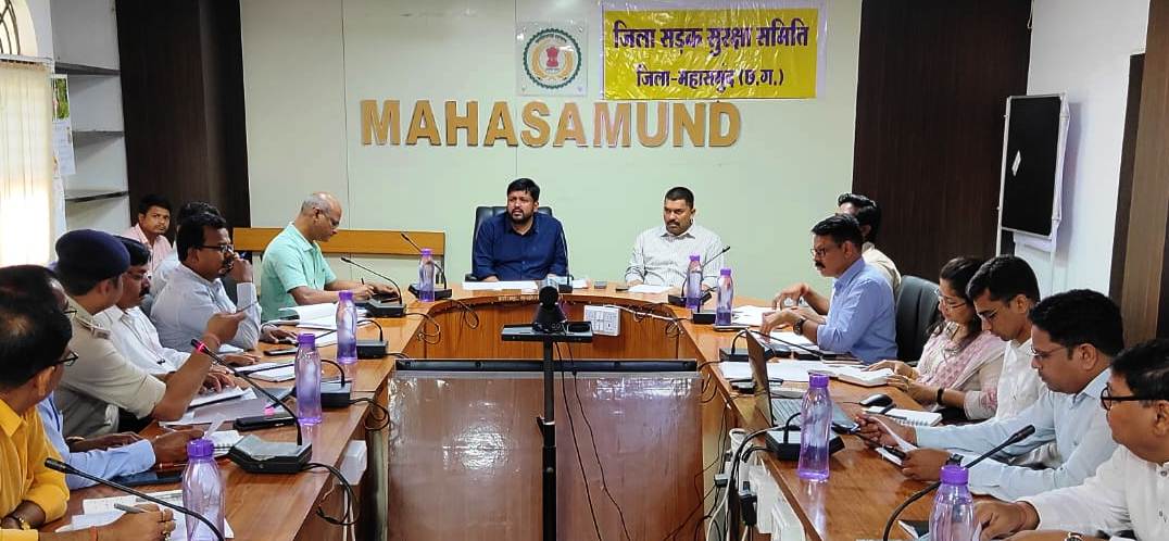 महासमुंद : स्कूल-कॉलेजों में दुपहिया वाहनों से आने वाले छात्... - CG Sandesh