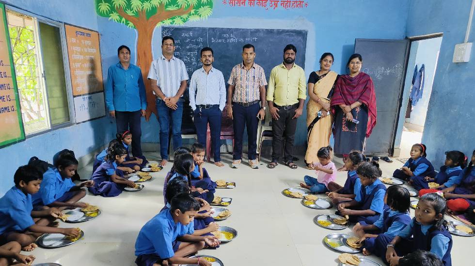 सरायपाली : संकुल केंद्र में शिक्षा सप्ताह कार्यक्रम सह न्योत... - CG Sandesh