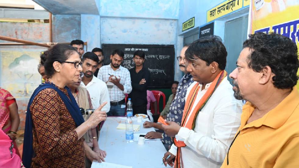 महासमुंद : जनसमस्या निवारण पखवाड़ा शिविर में विधायक ने सुनी व... - CG Sandesh