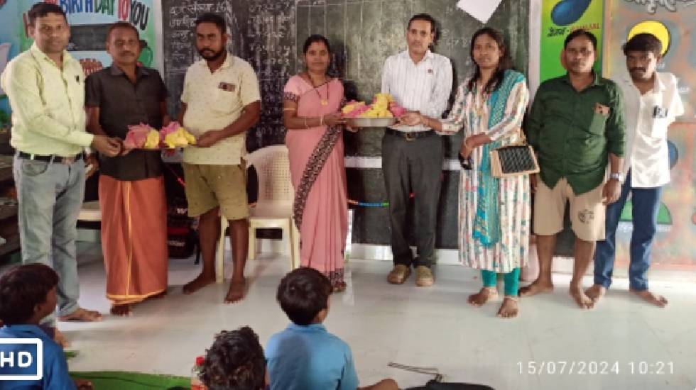 सरायपाली : शासकीय प्राथमिक शाला बीजातीपाली में न्योता भोज का... - CG Sandesh