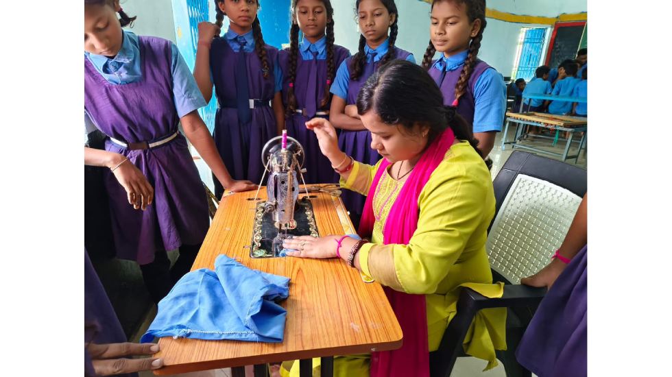 सरायपाली : विकासखंड के विभिन्न विद्यालयों में कौशल विकास,व्य... - CG Sandesh